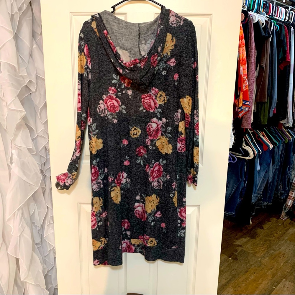 Large hooded duster